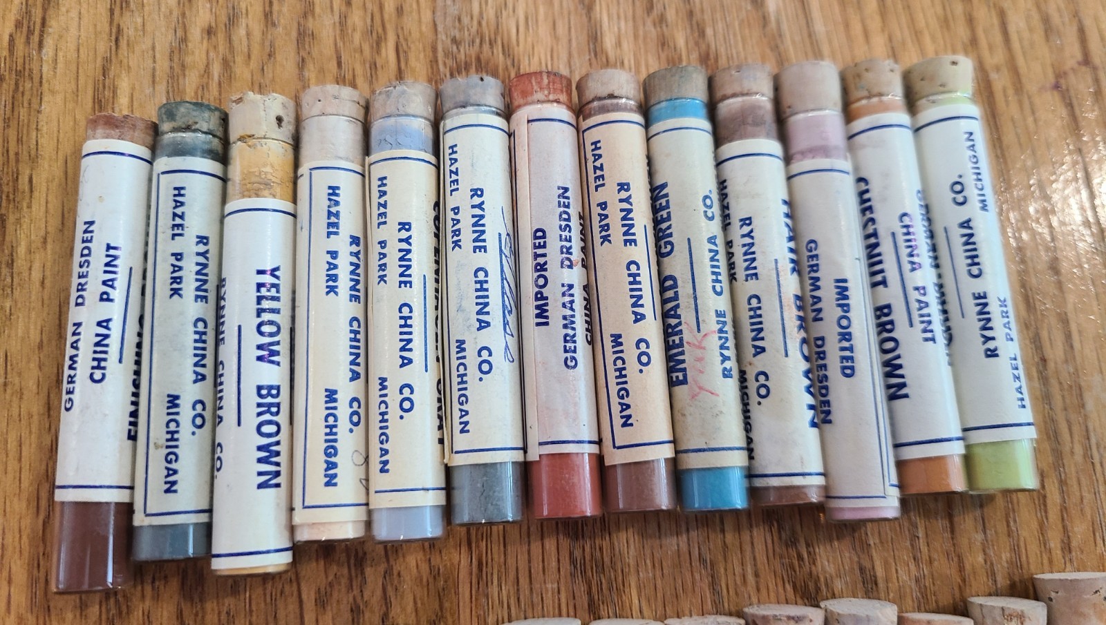 36 vials Rynne 27 full,9 over 3/4 full powder paints porcelain china ceramics