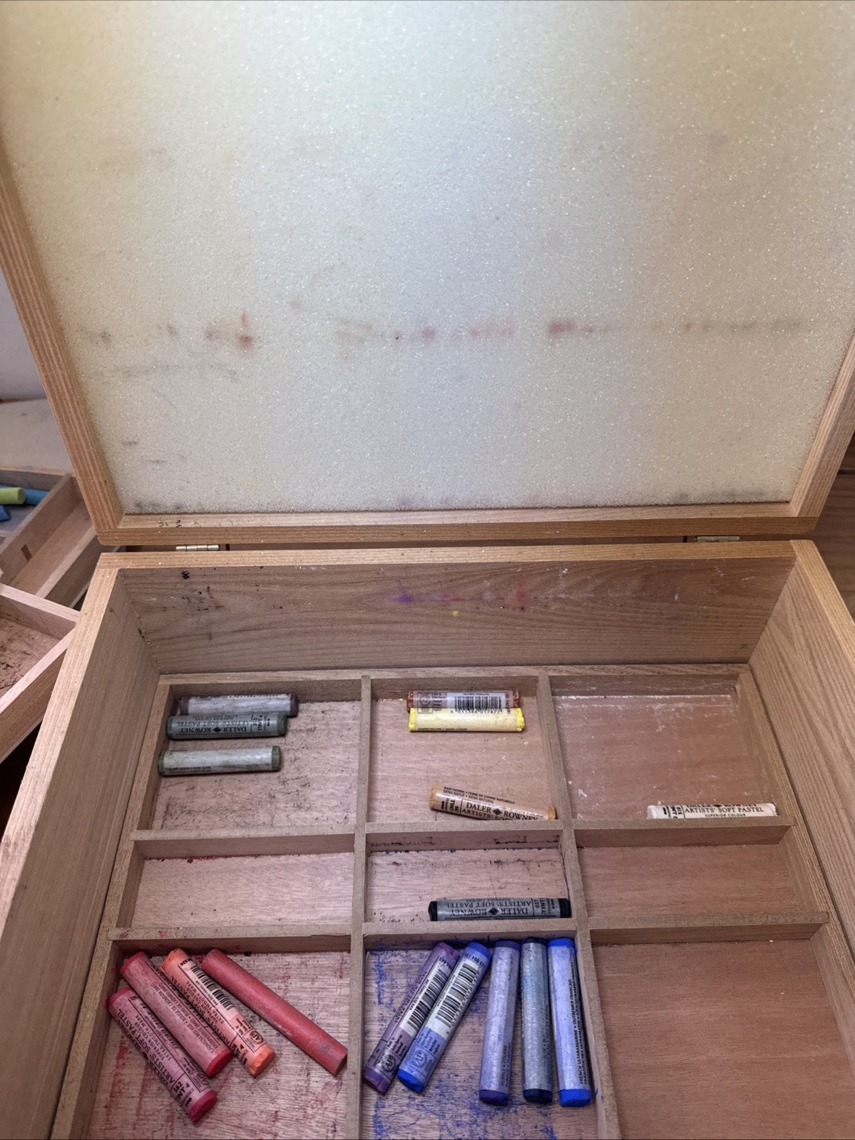 Wooden Pastels Storage Box 4 Trays PLUS Quality Soft Pastels Winsor Daler W373