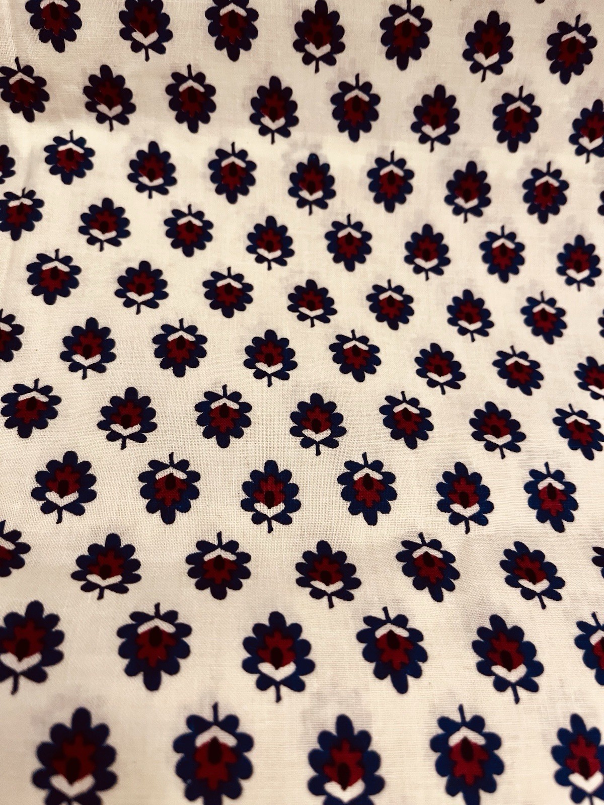 VTG Oak Leaf or Faux Indian Block Print Burgundy & Navy on Cream BTFQ