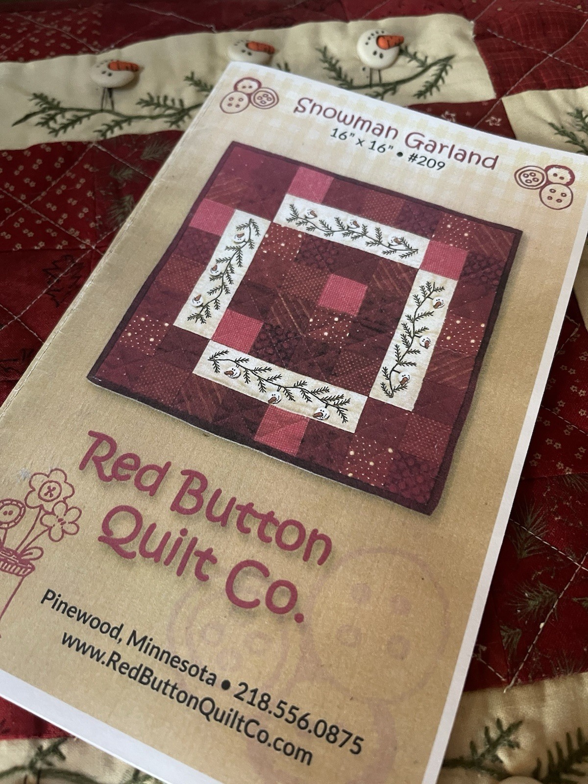 Snowman Garland 16″ × 16″ #209 Red Button Quilt CO Quilt Pattern Wall Hanging