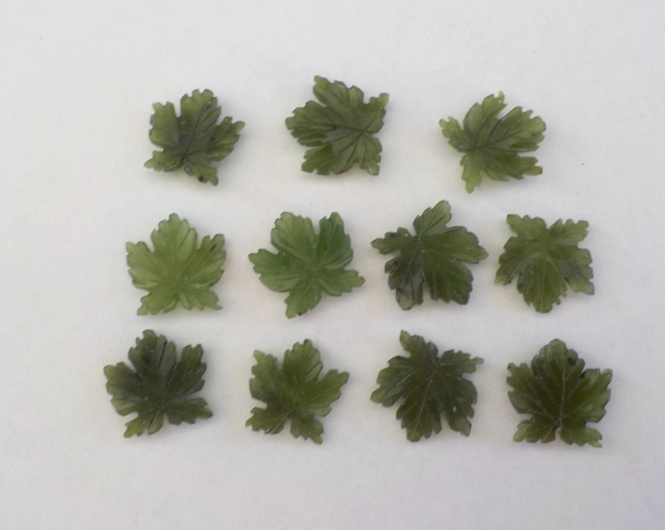 Geen Stone Leaf No Holes Flat Back (1/2″) Total 11 Craft Jewelry Making Supply