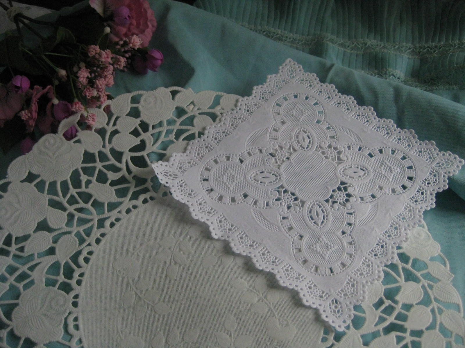 25 pcs 8″ INCH Off WHITE IVORY PAPER ROSE FLORAL LACE DOILIES CRAFT VICTORIAN