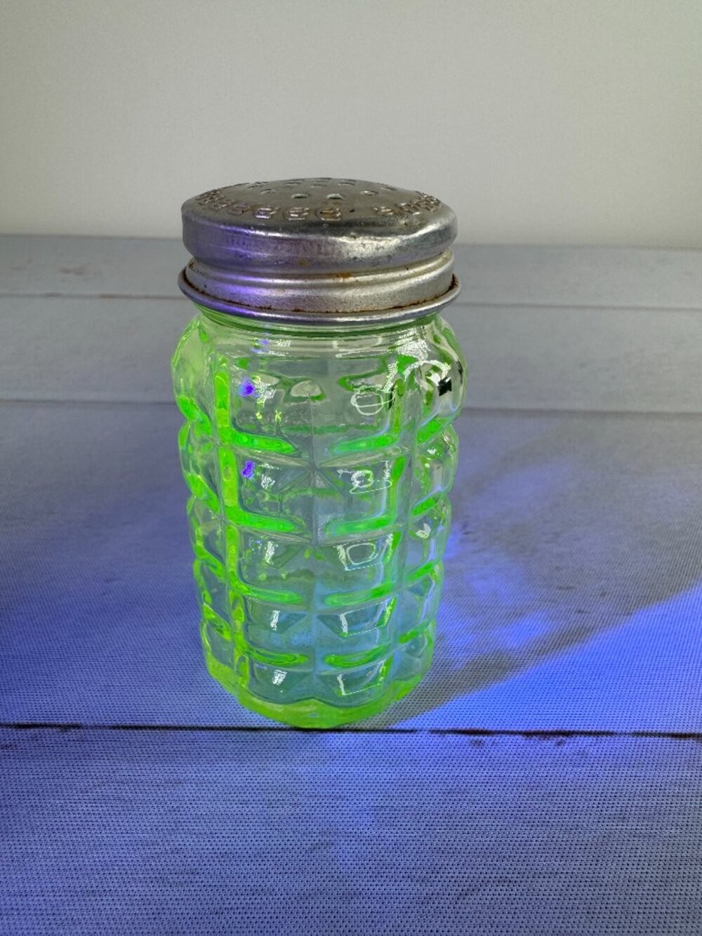 Vintage Hazel Atlas Uranium Vaseline Glass Salt Shaker Waffle Block UV Reactive