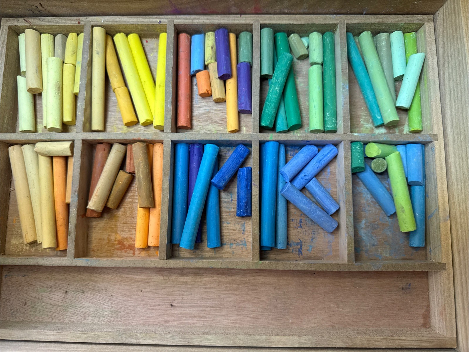 Wooden Pastels Storage Box 4 Trays PLUS Quality Soft Pastels Winsor Daler W373