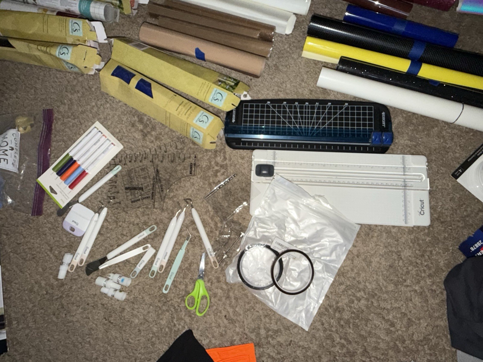 Siser HTV, Siser Brick 600 And Cricut Iron-On Bundle in Various Colors
