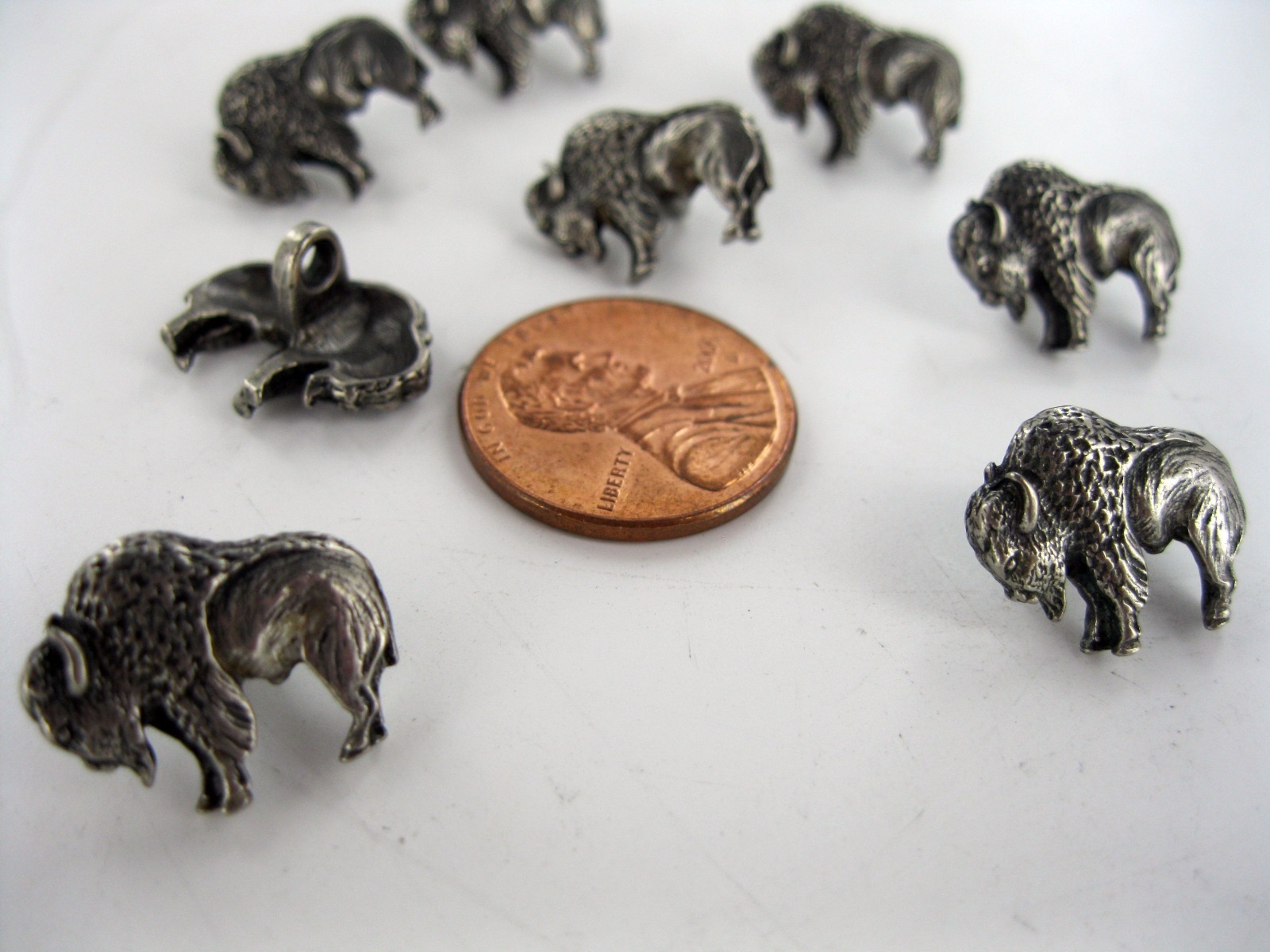 BUTTONS 8 PIECES BUFFALO Metal Highly Detailed NEW Pewter Color