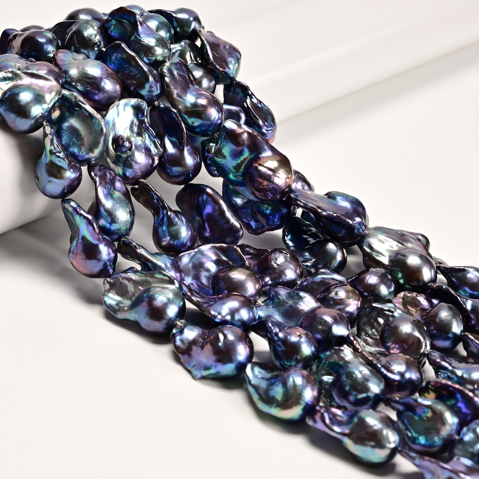 Grade A Peacock Fresh Water Pearl Baroque Shape Beads 15-21×21-26mm 15.5″ Strand
