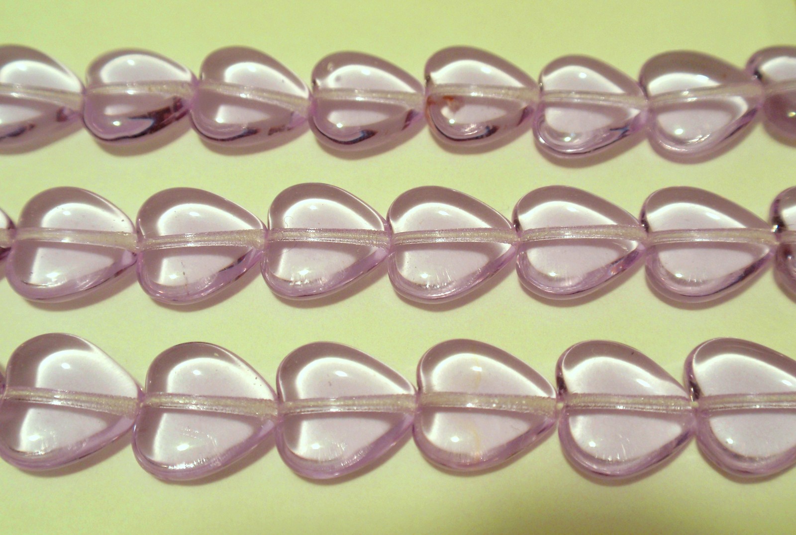 25 10×10 mm Heart Beads: Alexandrite