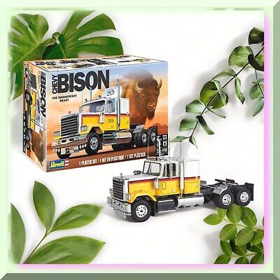 1:32 Scale Model Truck Kit to Build