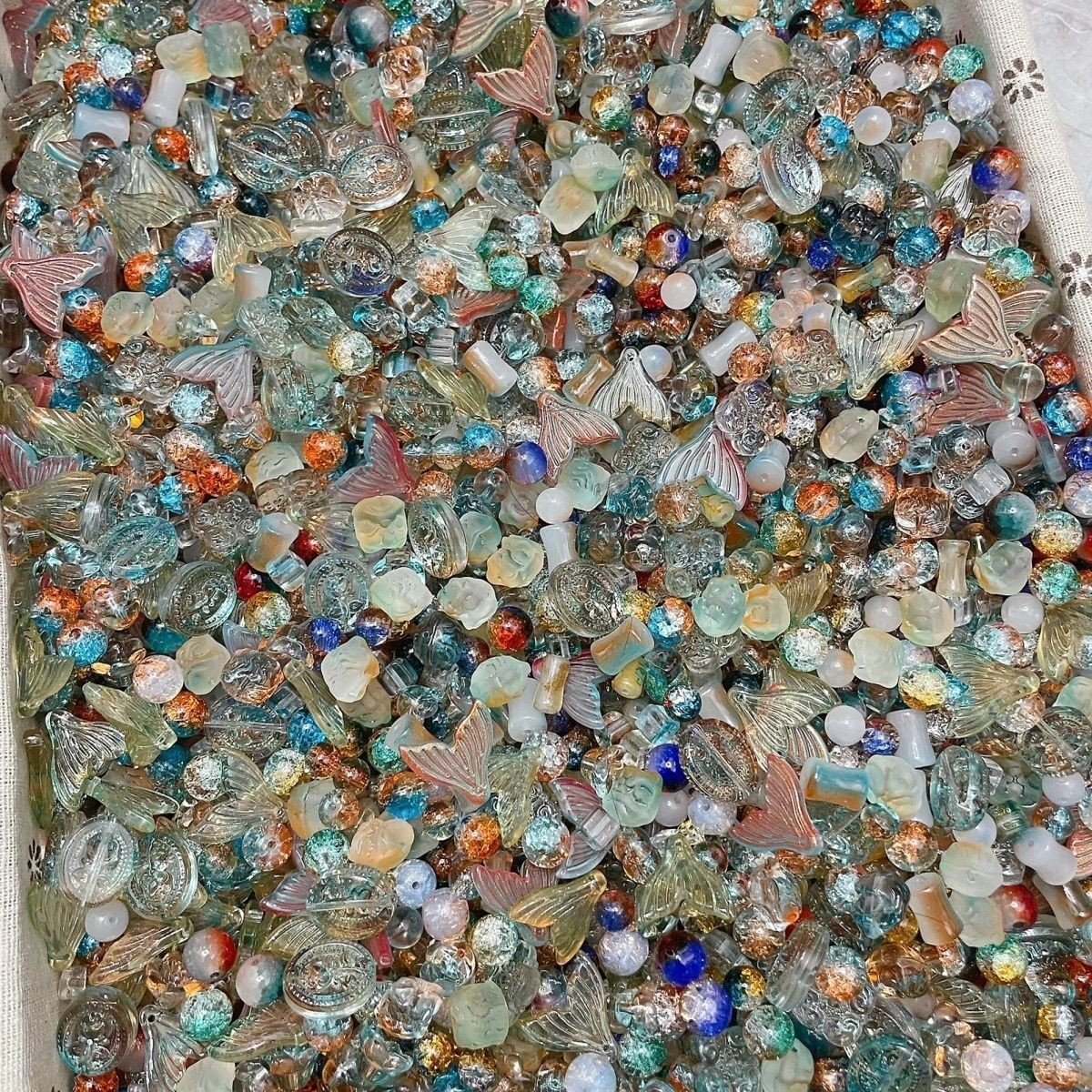 100g Glass beads lot jewelry making mix variety bead supplies Read Description