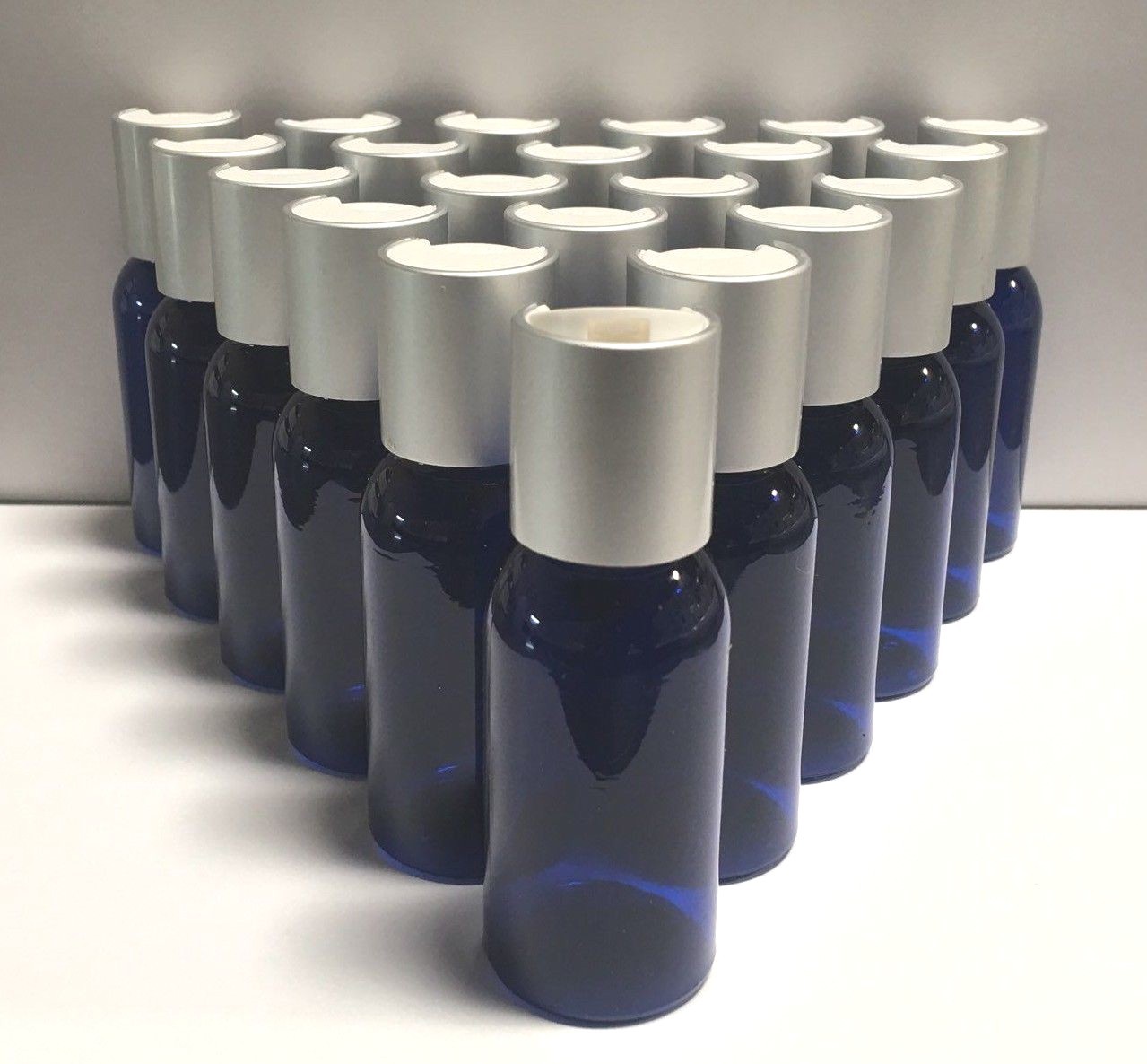 200 BOTTLES 1 oz Cosmo Blue Plastic Bottle Container Silver Caps Liquid Storage
