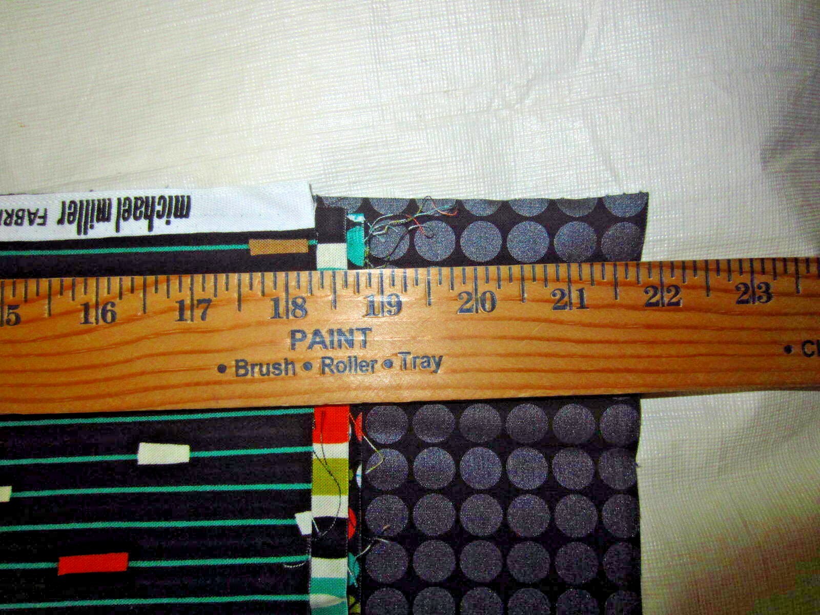 5 Pieces of Fabric – (1) Fat Quarters – (4) Less Than A Fat Quarter