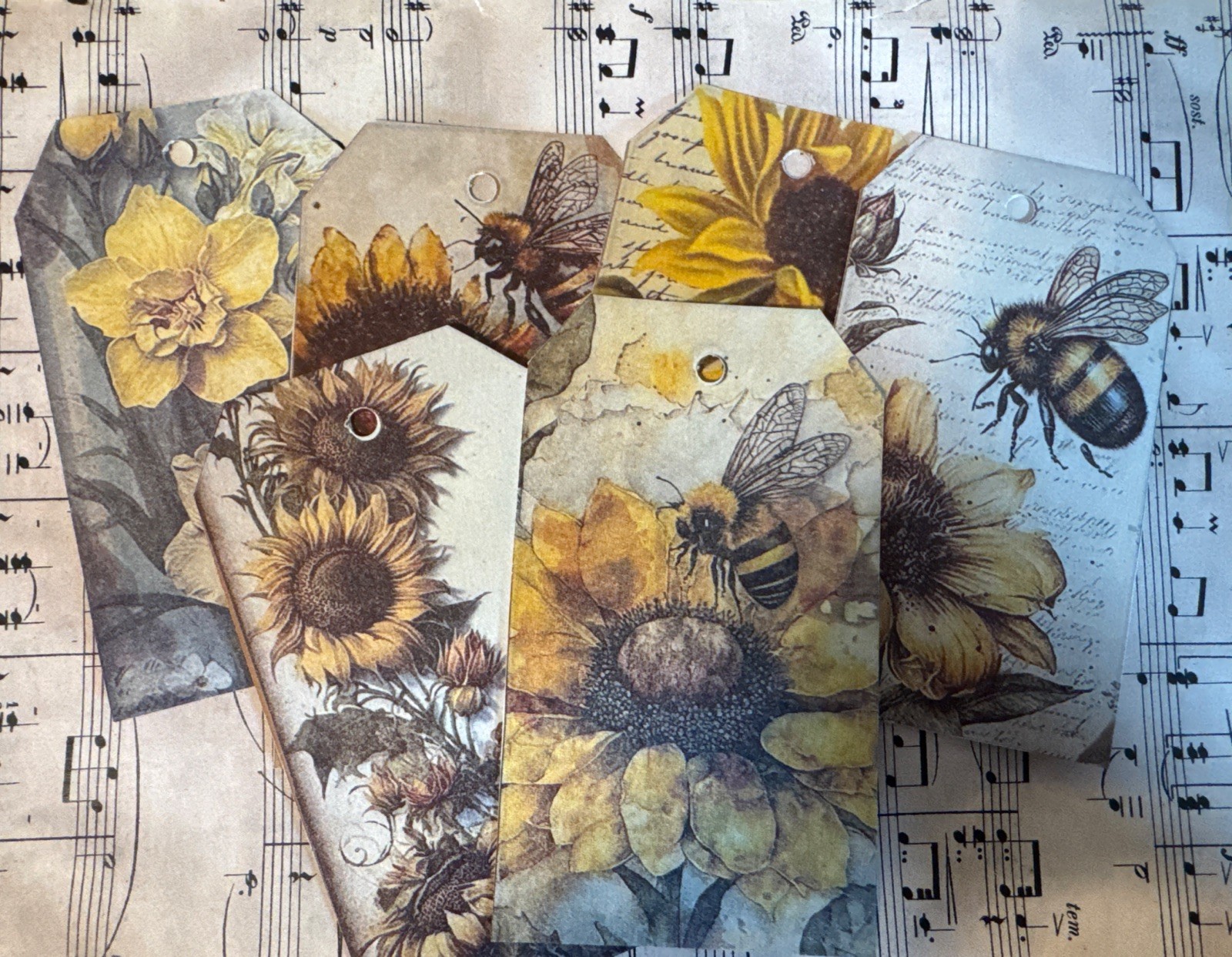 Set Of 6 JunkJournal Tags, Junk Journal Supplies, Scrapbooking, Sunflowers &bees