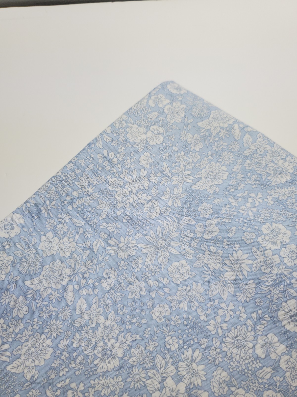 Liberty Fabrics Cotton Florals Emily Belle Light Blue Sew Quilt FAT QUARTER