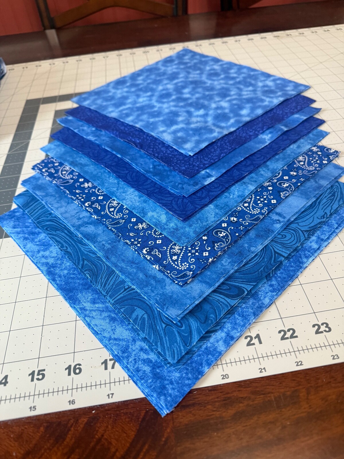 ALL BLUE Fat Quarters – 9 Designs
