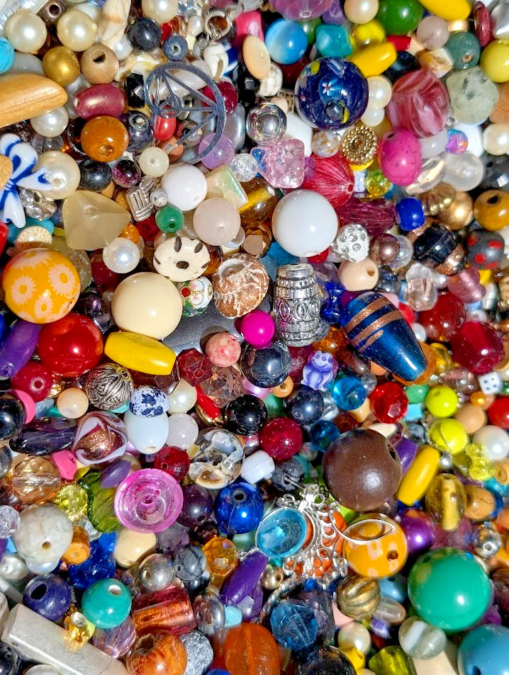 1 lb BEAD SOUP Random Mix Loose Jewelry Upcycled Craft Charms 16 oz bulk 450 g