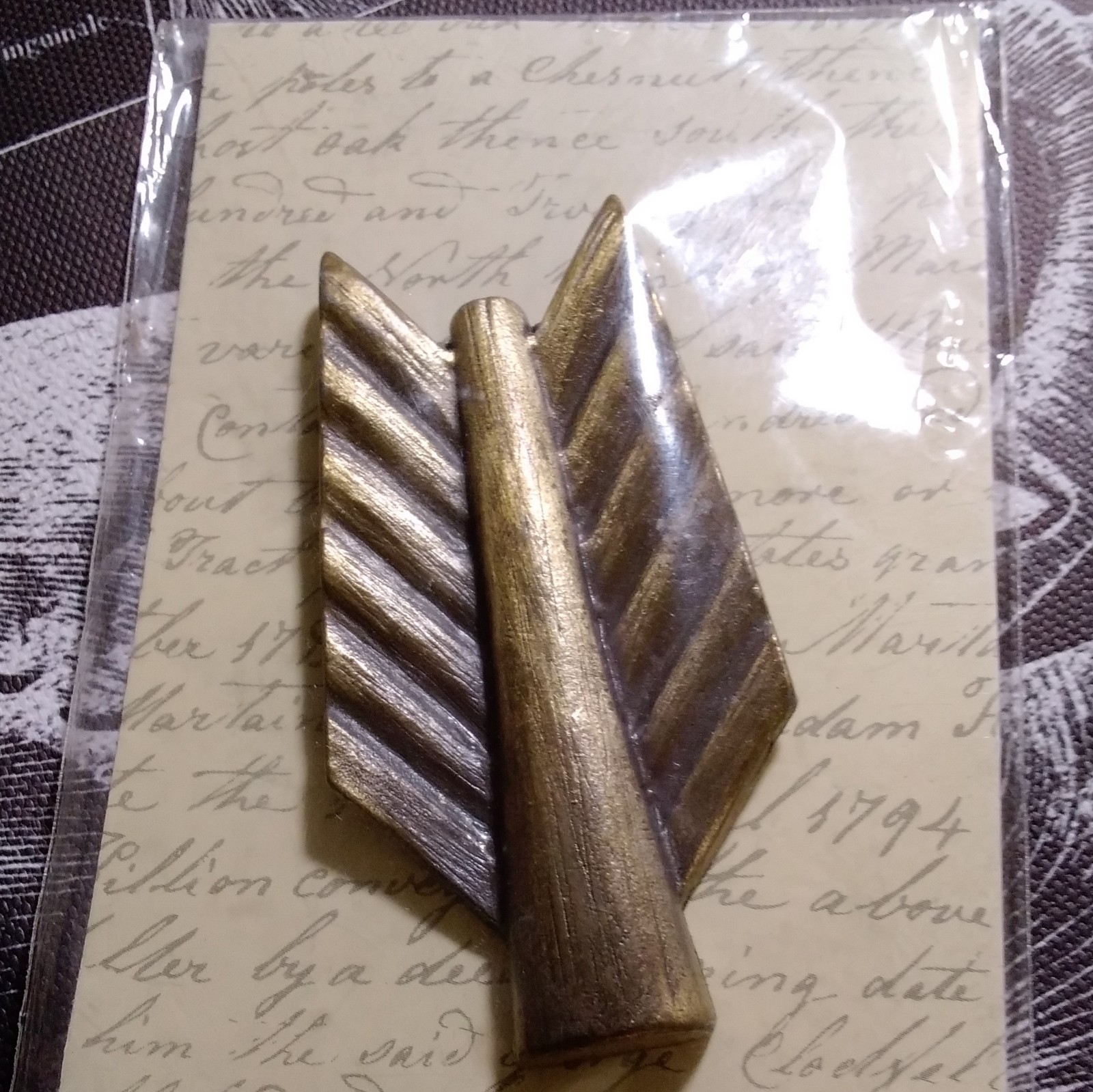 Natural Threads Large Metal Icon Arrow Metal Scrapbooking Embellishment 384730