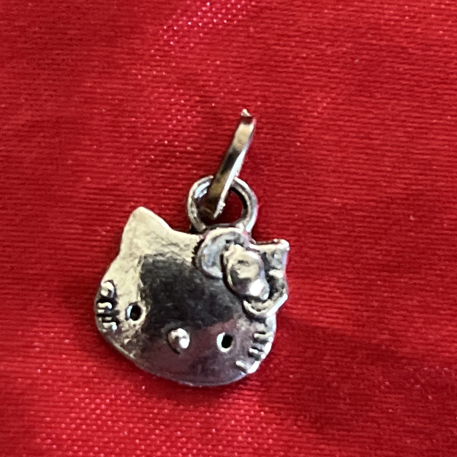 W/LOOP PETITE HELLO KITTY CAT HEAD SILVER TIBETAN TINY CHARM BRACELET NECKLACES