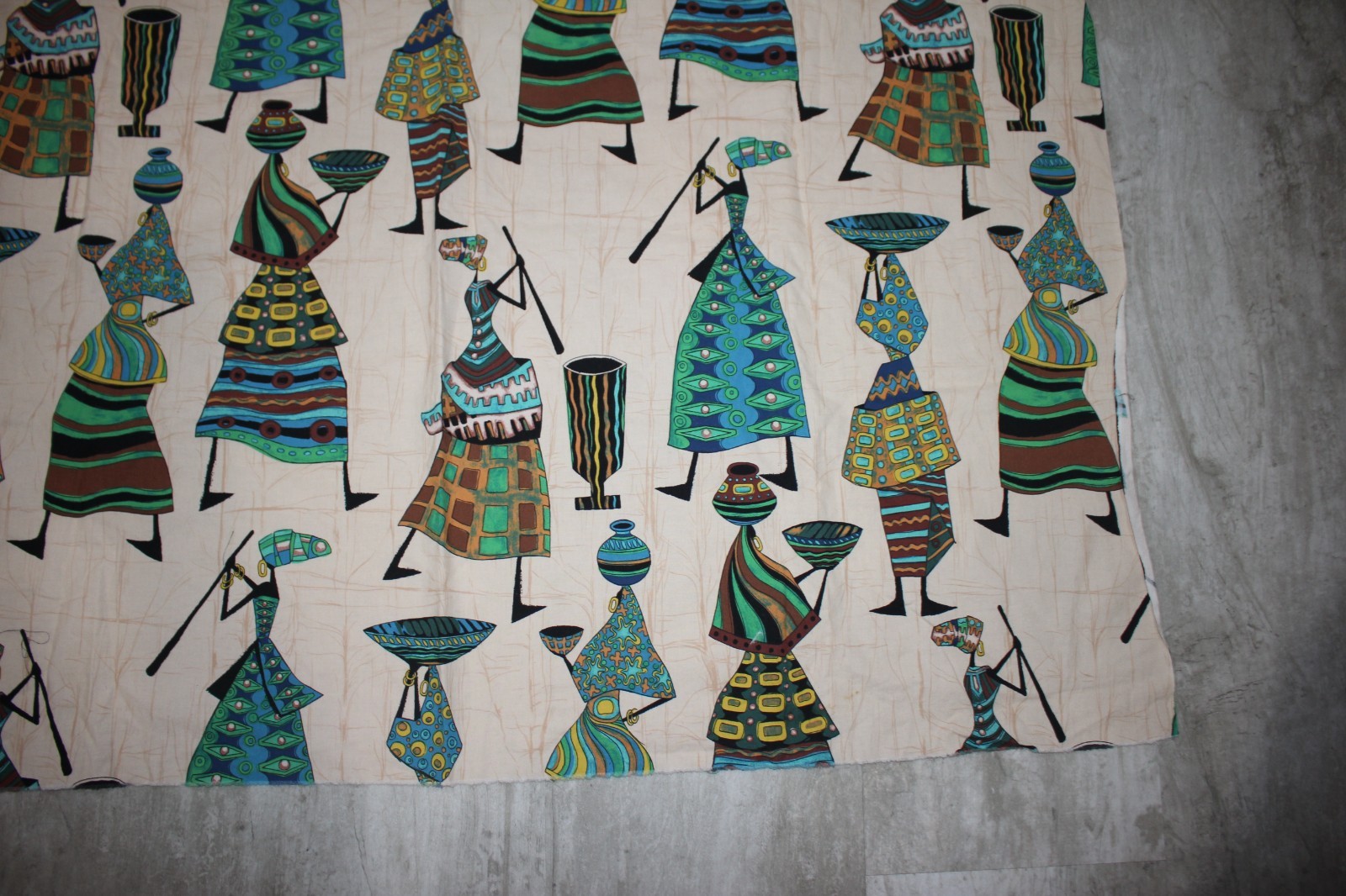 ALEXANDER HENRY 2008 CALABASH AFRICAN WOMEN Cotton Fabric Multicolor 41″ x 110″