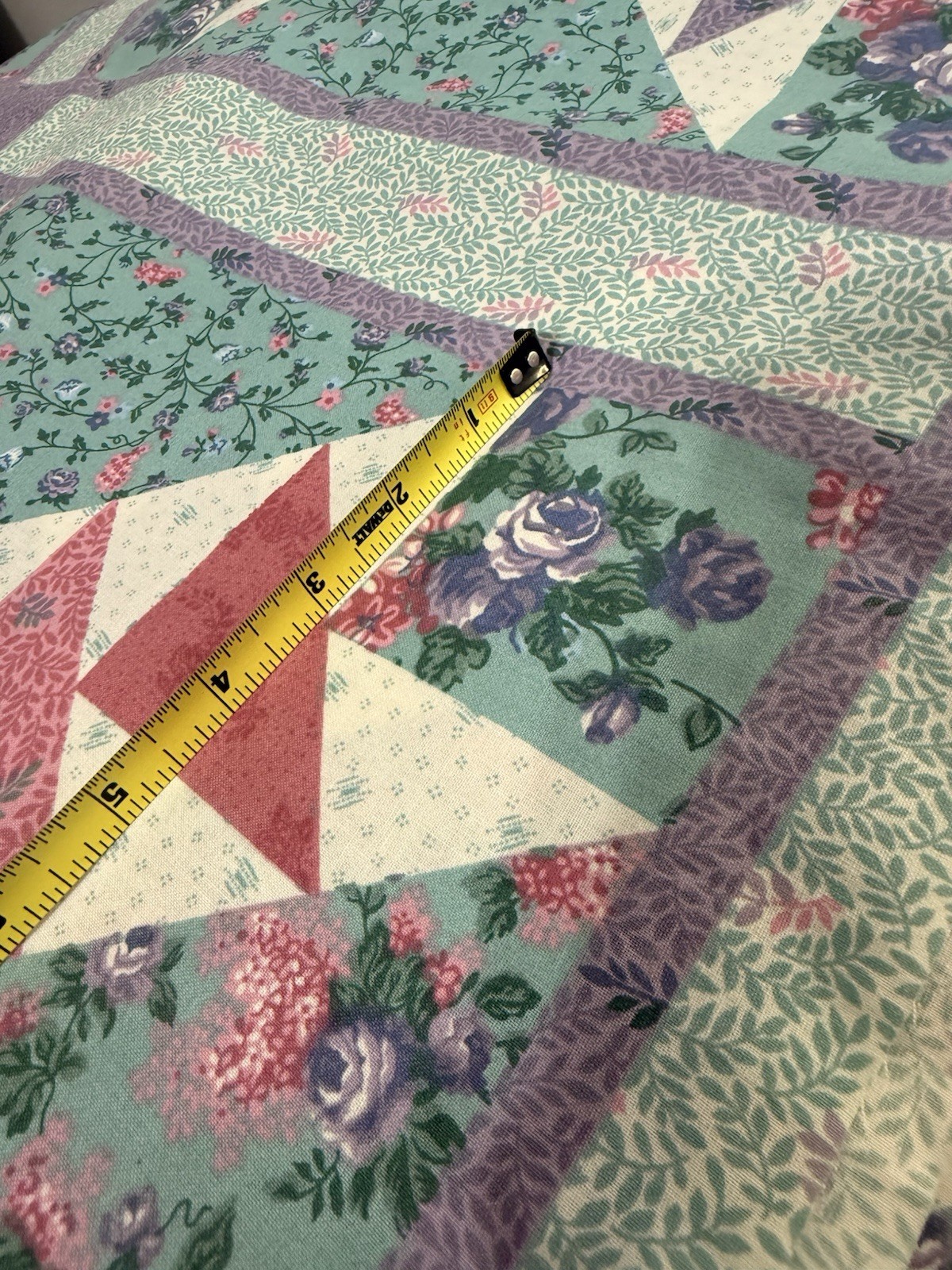 90”x107” VTG CHEATER QUILT FABRIC Spring Industries Pastel Purple Floral Cotton