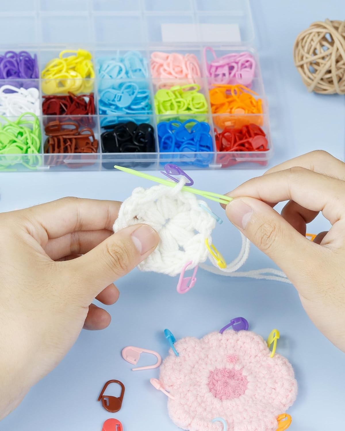 Durable & Colorful Stitch Markers Set with 15 Needles – Perfect for All Ages