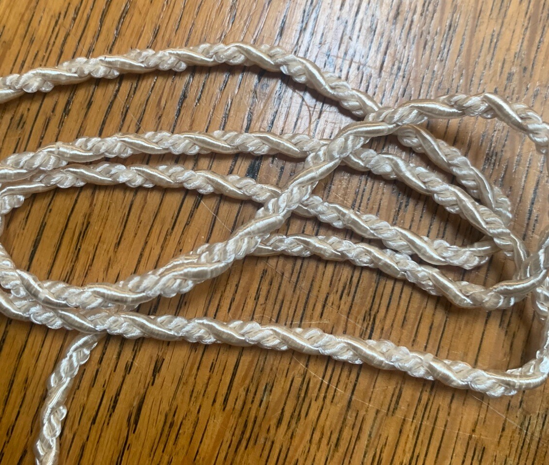 2 yd ~ Vintage 1/4” Elegant Ivory Rayon Cord trim