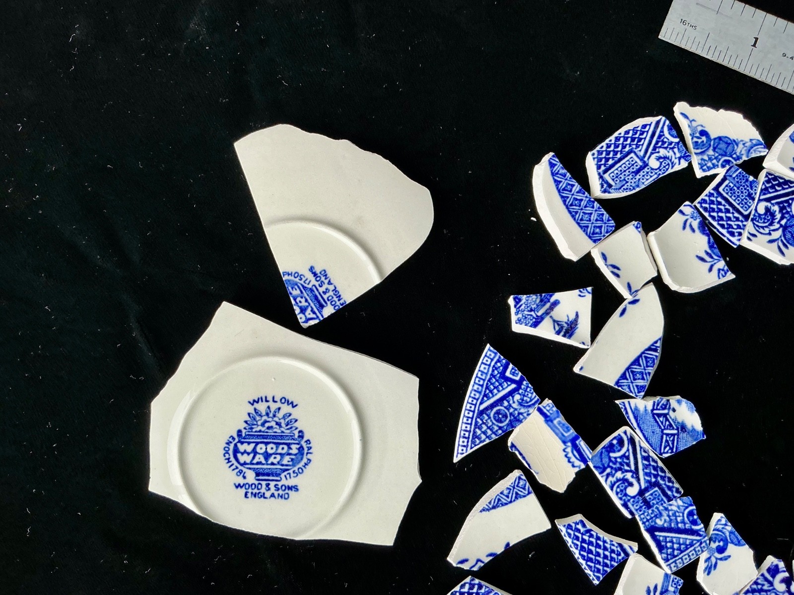 Broken China Mosaic Tiles Blue & White 55+pcs & 2 Focal BLUE WILLOW Love Birds