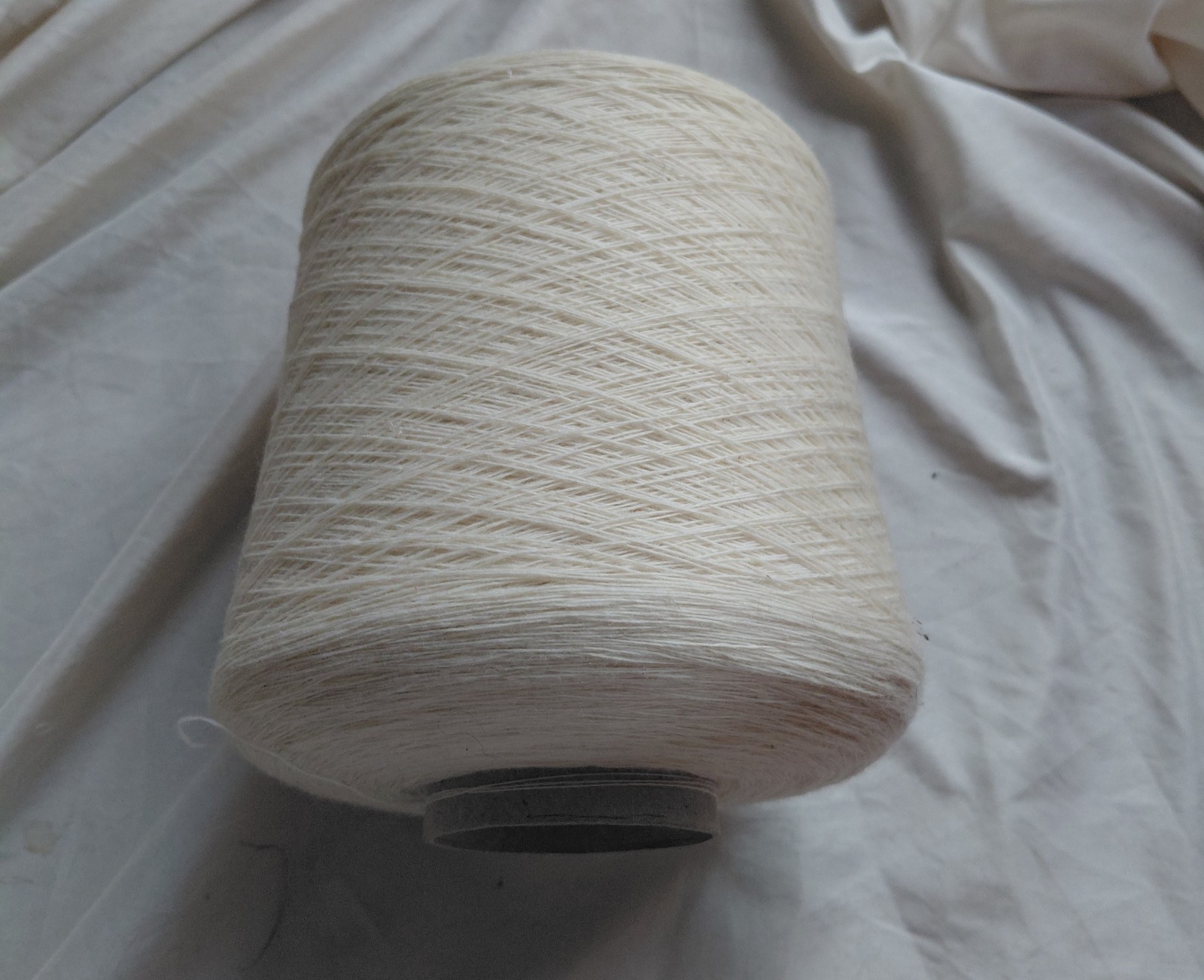 Cone Spool Yarn White 100% Super Fine Wool Large Knitting Crochet 1 Lb 1 Oz