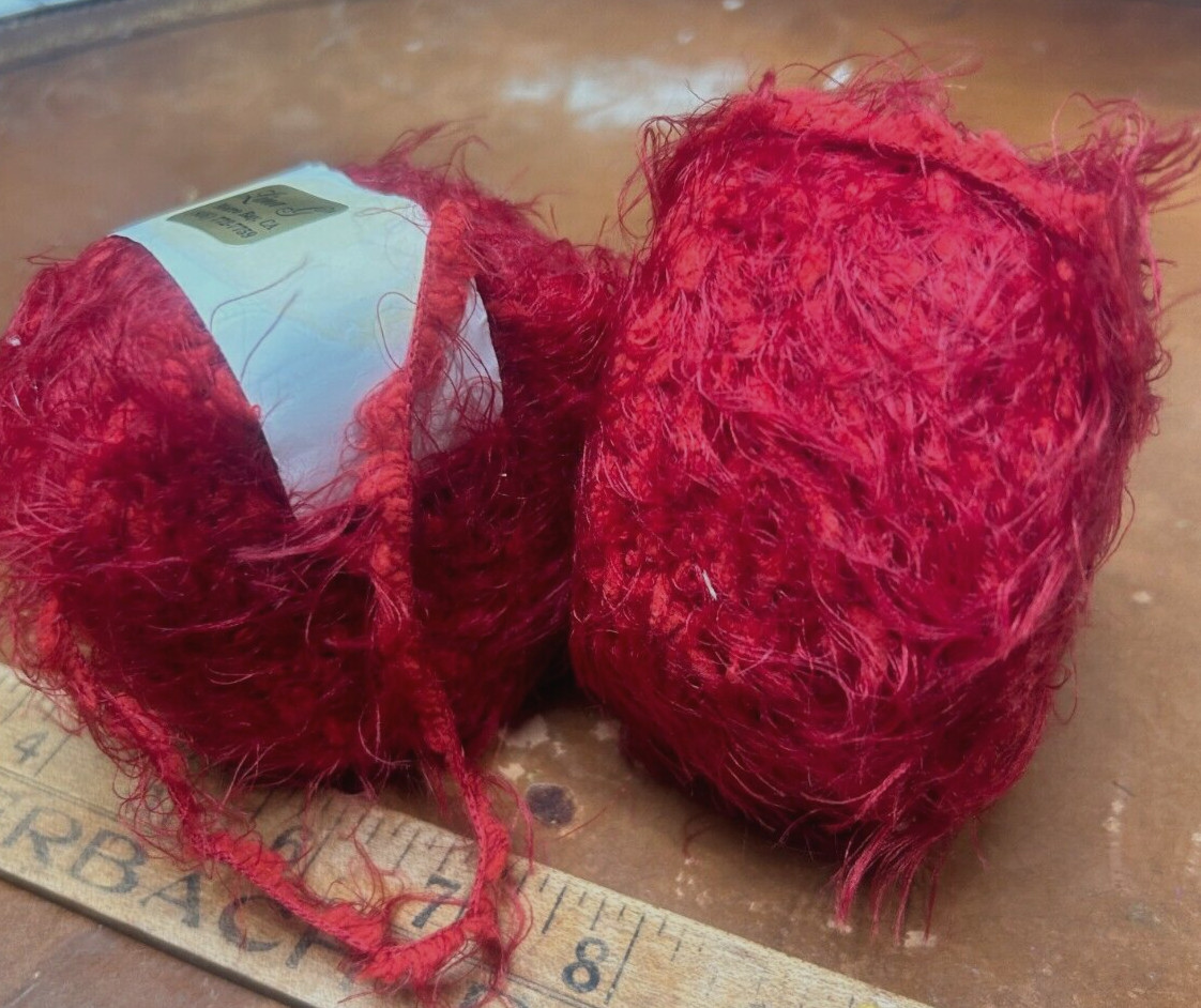 Private Label 140yds? peluche tomato red 2 balls