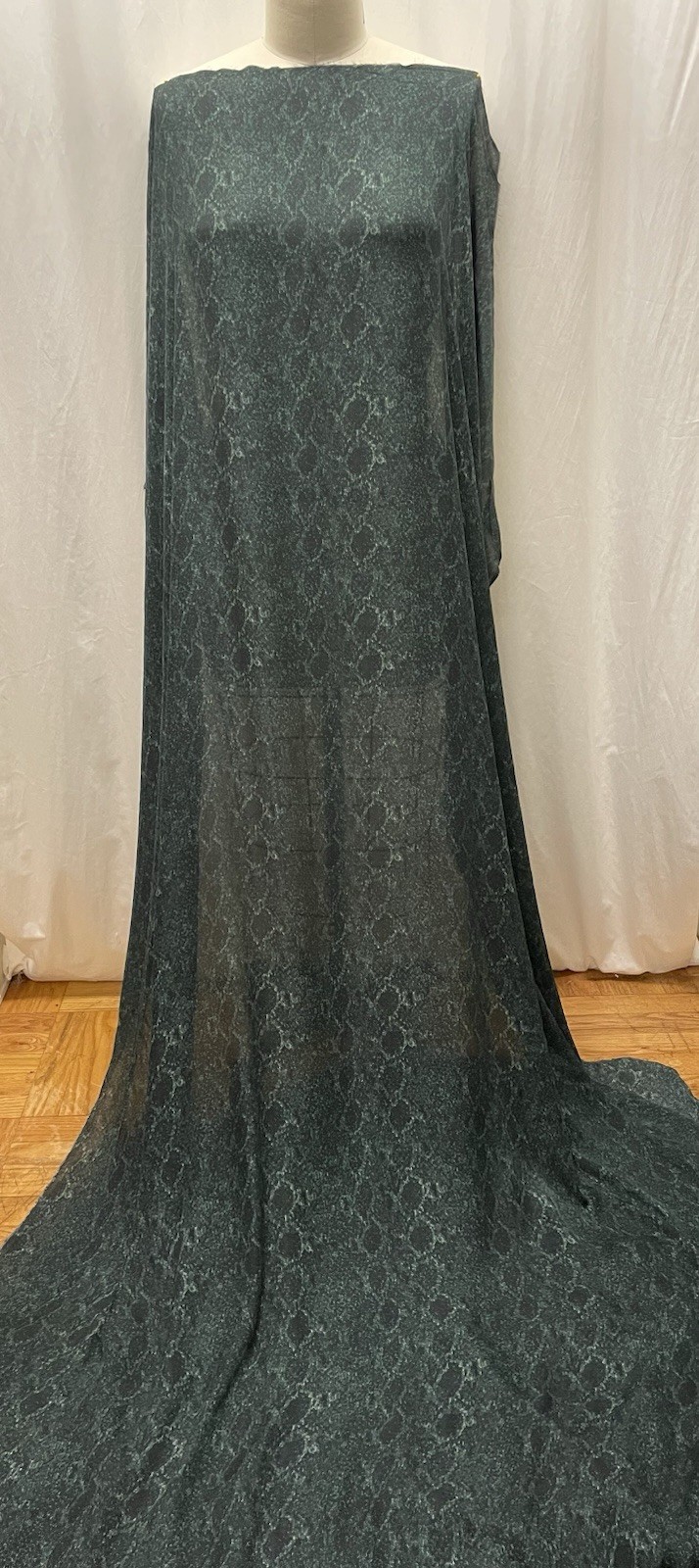 100% Silk Georgette Green Black Abstract Snake Skin Fabric By The Yard 56″ Wide