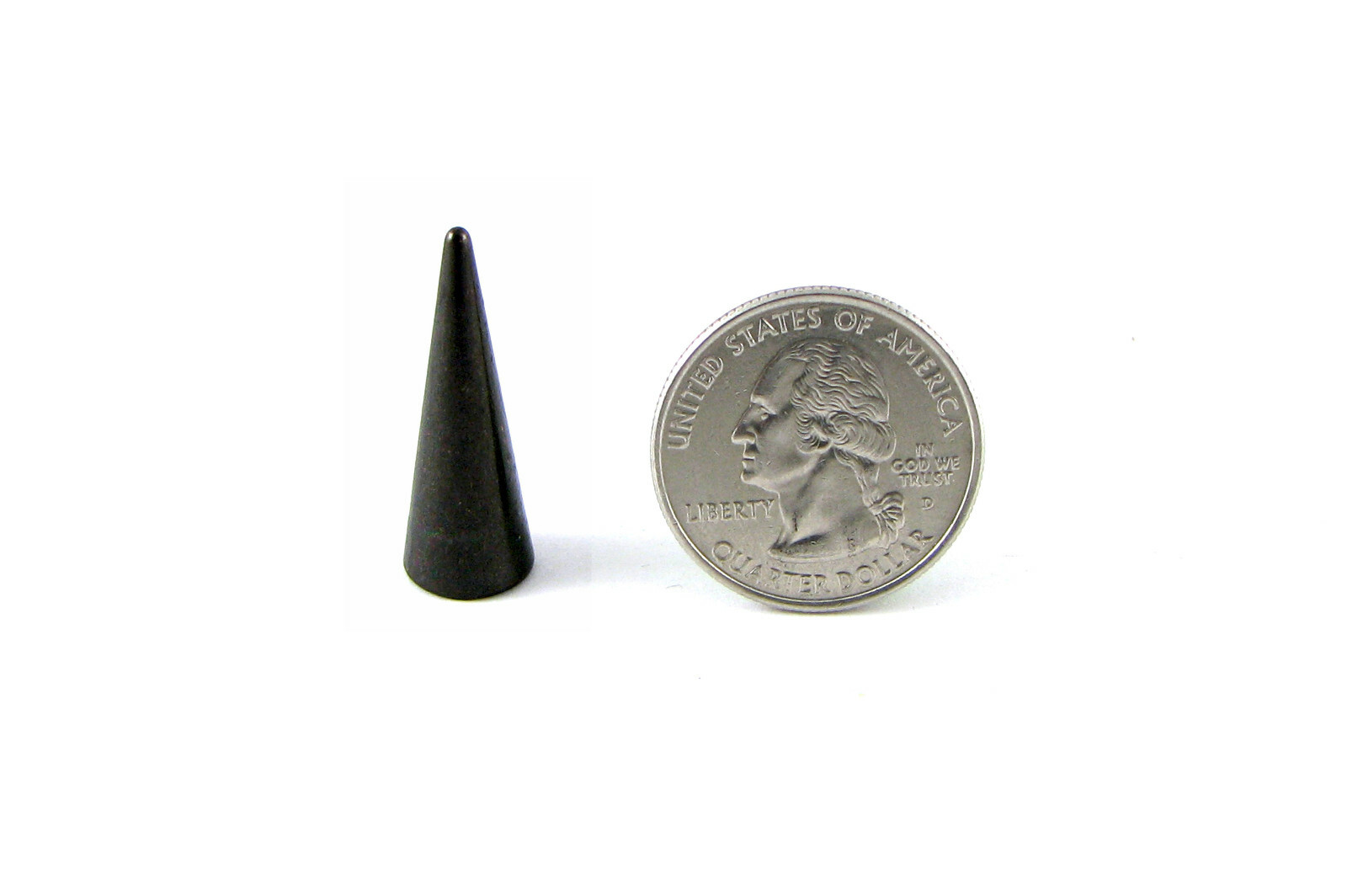 Bag of 20 Cone Spike 28mm Black with screwback, leathercraft studsandspikes