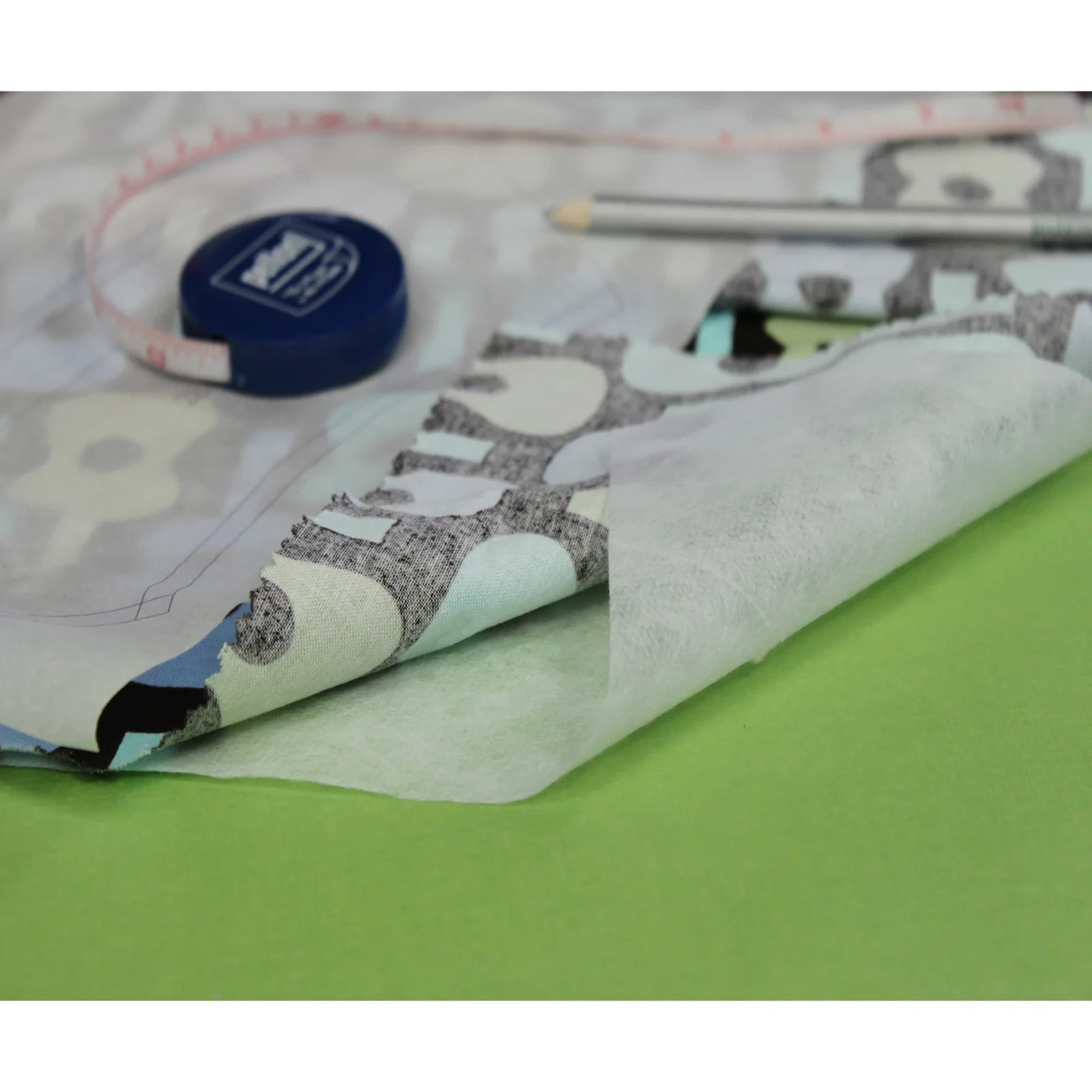 Pellon 931TD Fabric Interfacing, White 20″ x 10 Yards by the Bolt