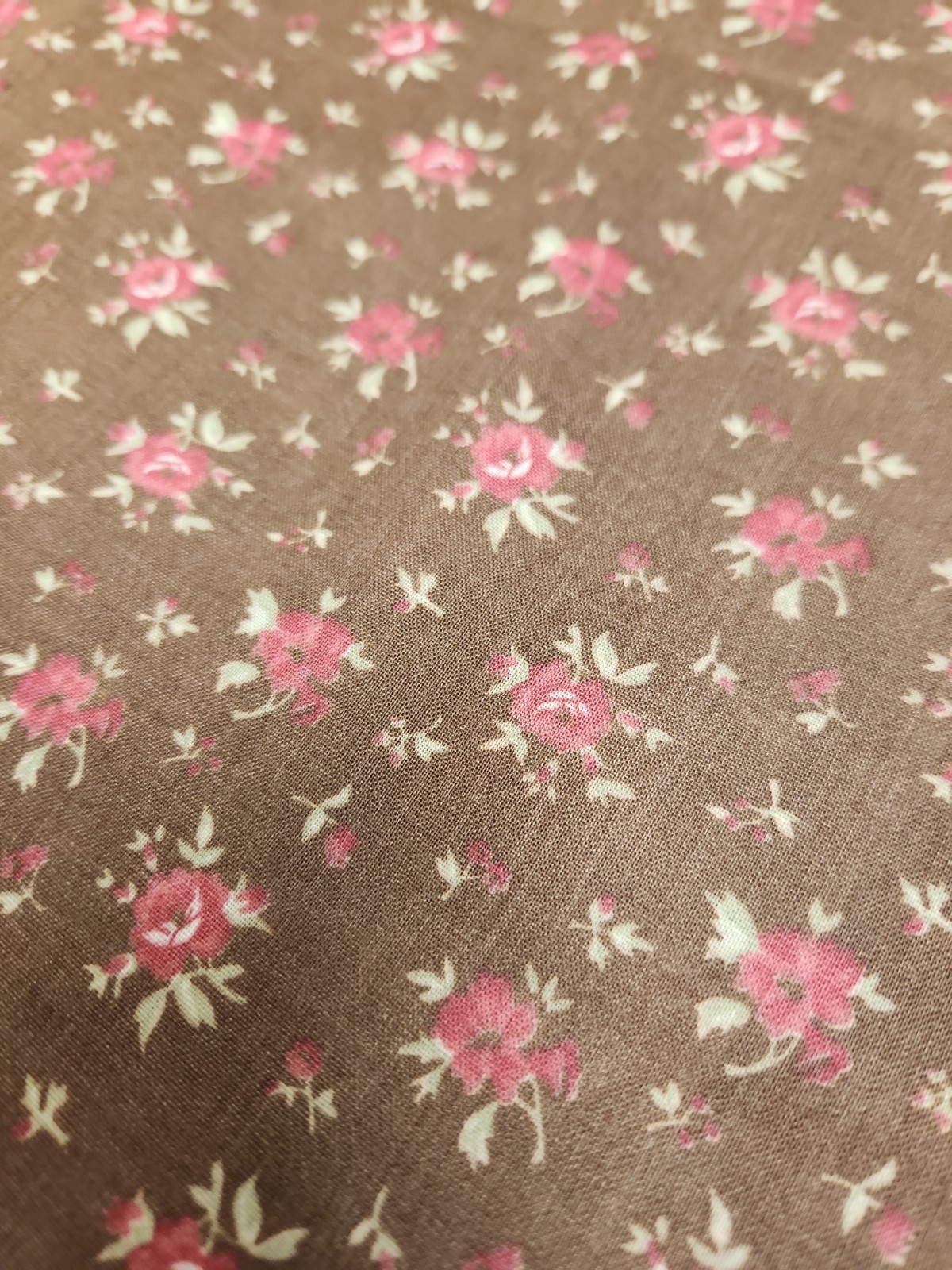 Vintage Light 100 % Cotton Fabric Brown rustic red Roses By The 1/2 Yard