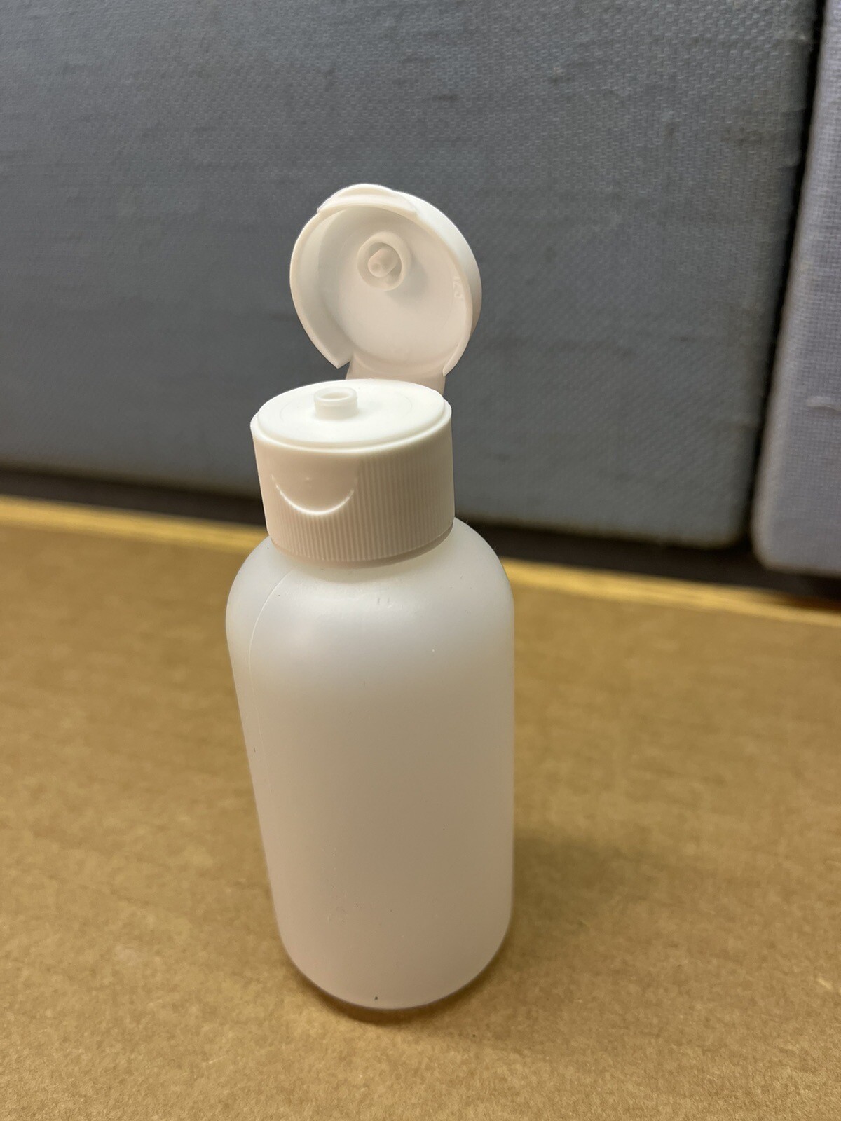 100 pack- 2oz (60mL) Plastic Boston Round Squeeze Bottles (With Caps) GOOD QUAL
