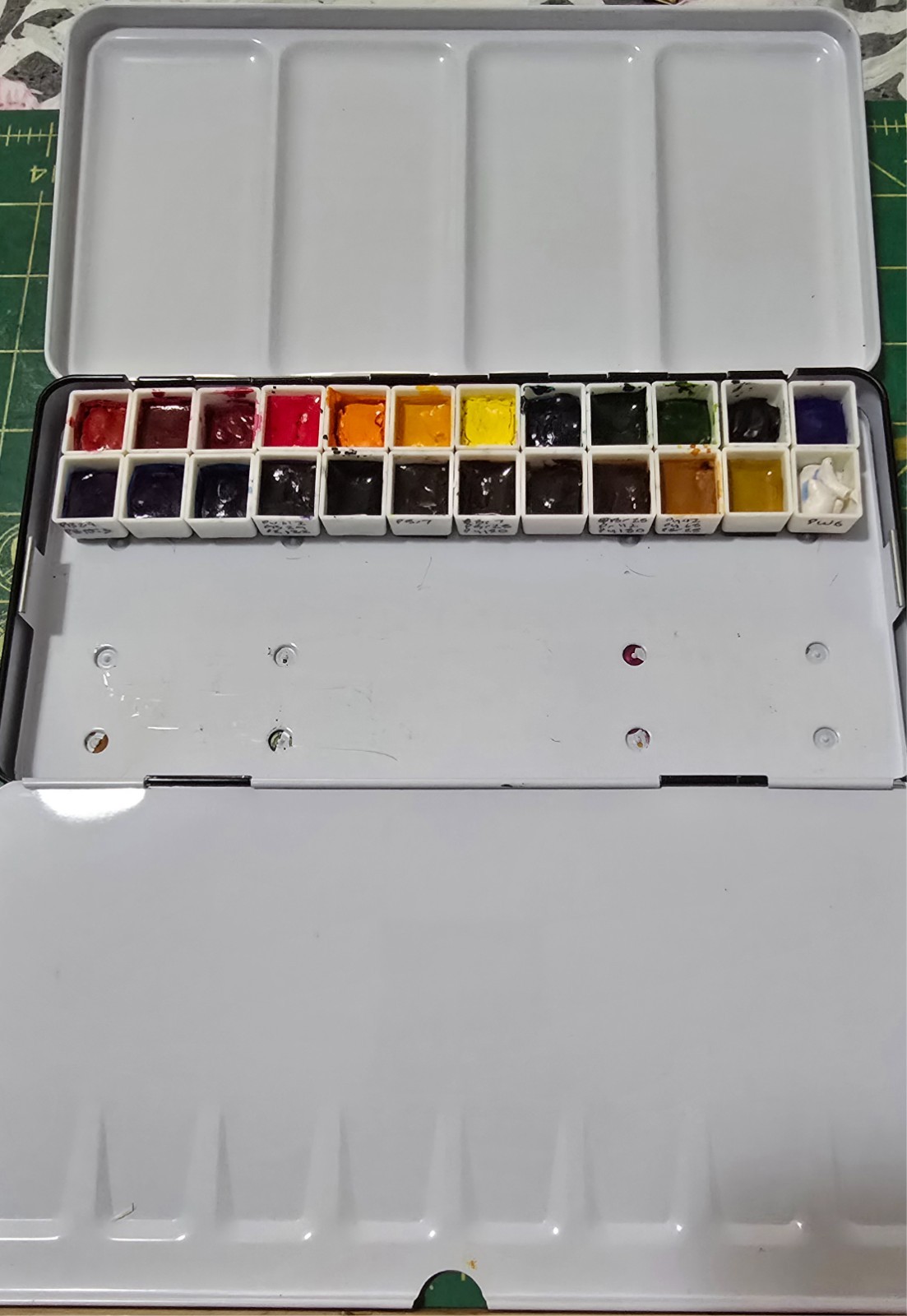 Mijello MWC-7024 Mission Gold Class Watercolor Paint 7ml 24 Colors Tubes and Pan