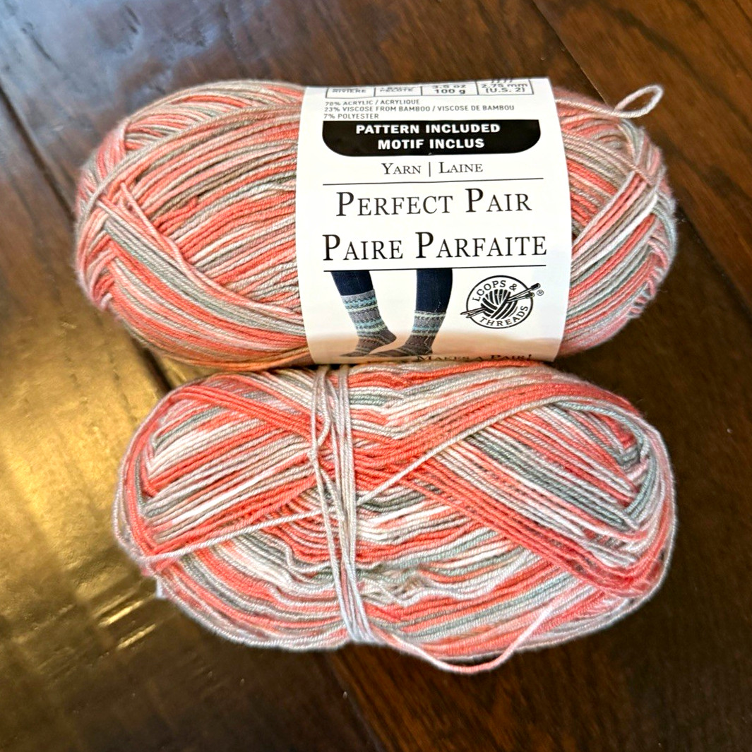 Loops & Threads Perfect Pair Sock Yarn 1 Super Fine Variegated Lot Pink/Gray
