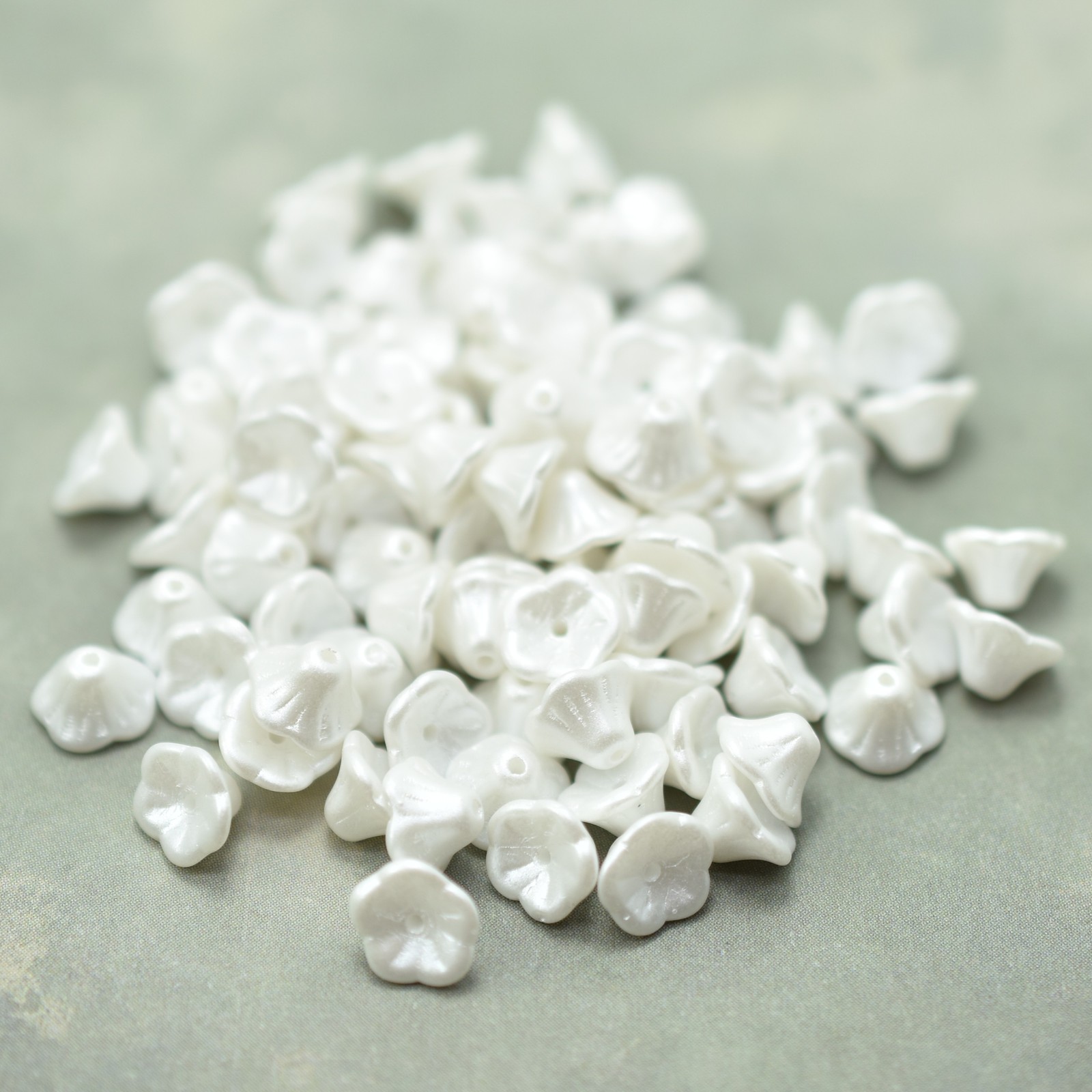 7x5mm Bell Flower Cup Pastel White, 25 Beads Czech Glass