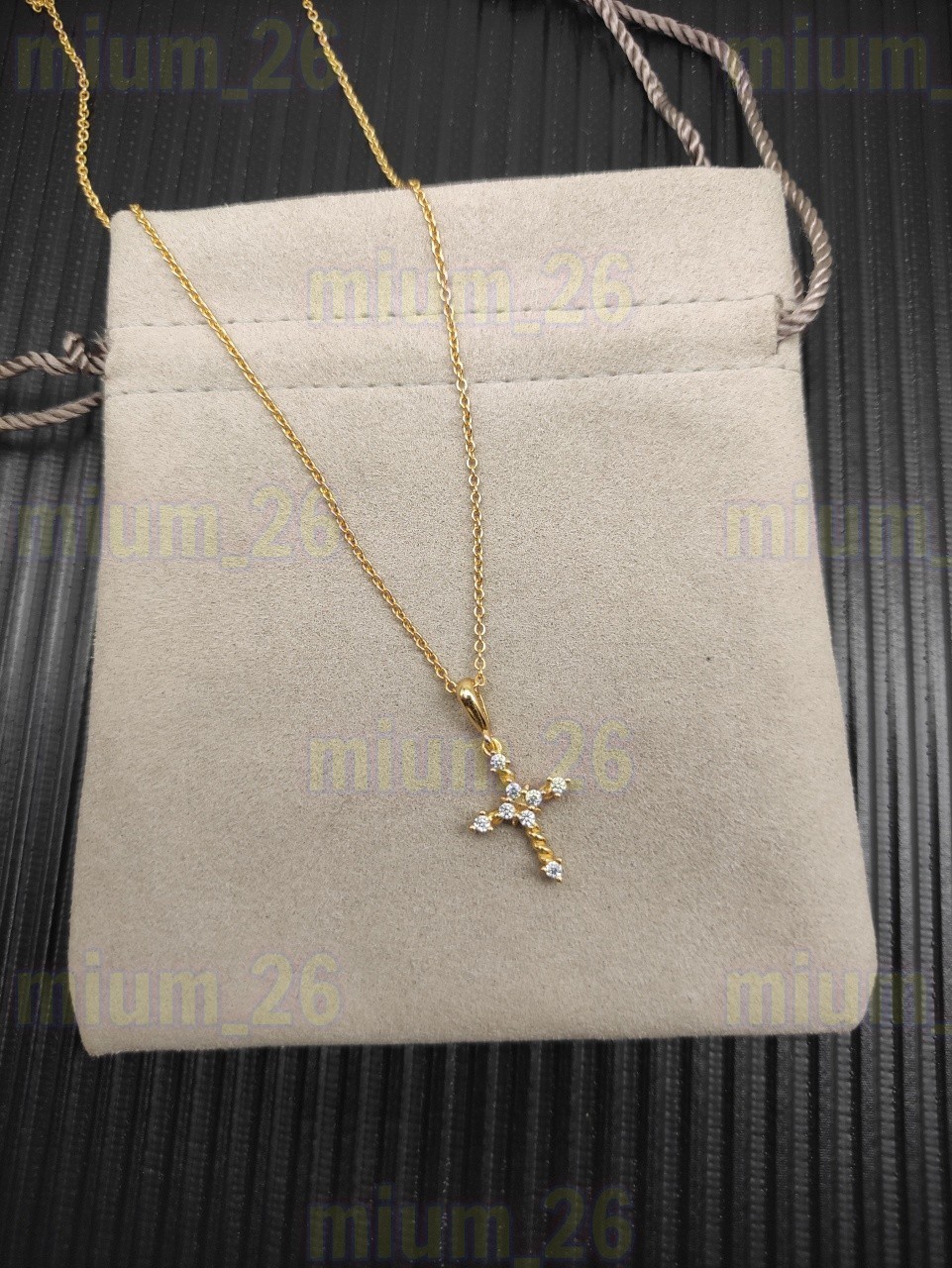 NewDAVlD.YurmanGold.Diamond Small Modern Cross Pendant Necklace with Pouch