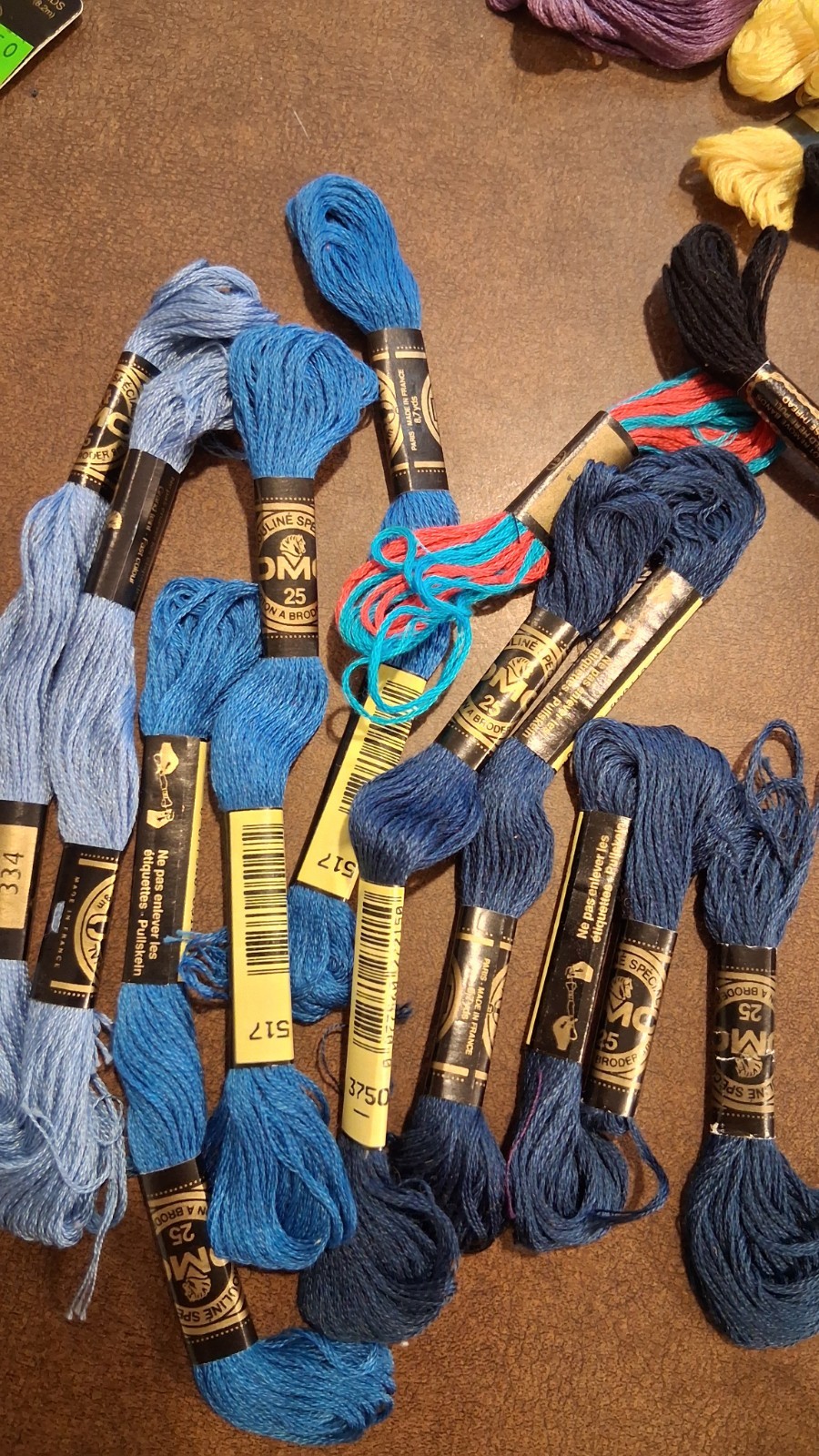 100 Skeins Mixed Colors DMC Embroidery Cross Stitch Thread