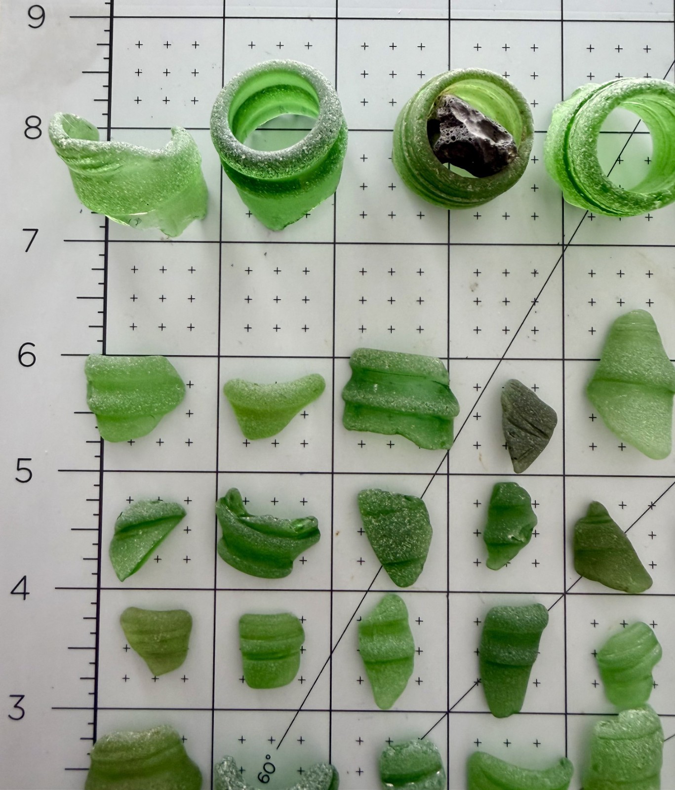 GR 2243 Green Frosted Sea Glass Bottle Lips Partials