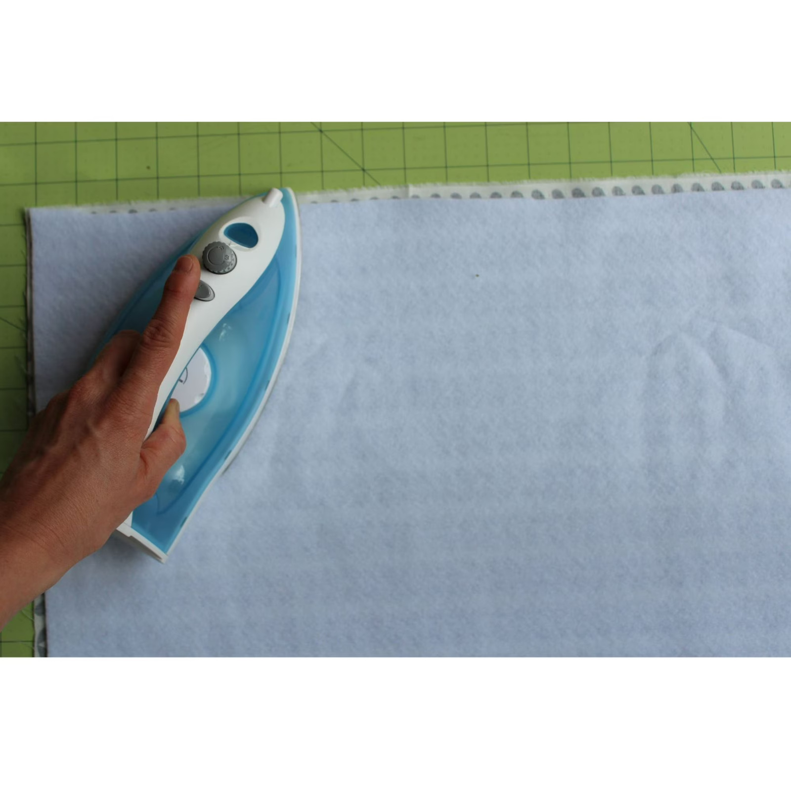 Pellon 973F Fleece Fabric, White 45″ x 10 Yards by the Bolt