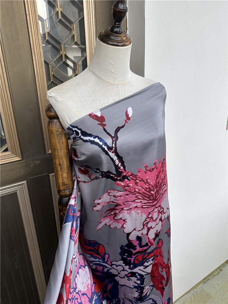 100% Pure Silk 18 momme Charmeuse Silk Fabric Gray Floral 54″ wide 1 meter JN106