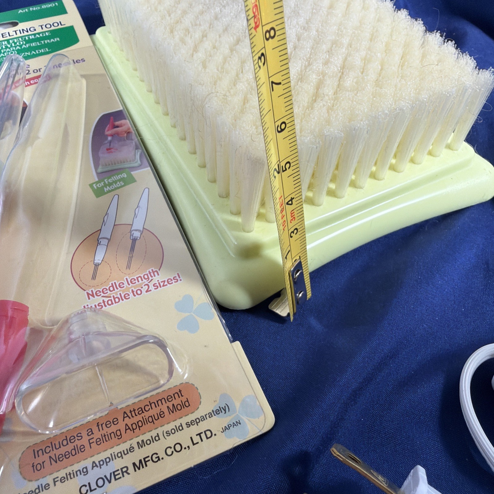 Clover 8901 Pen Style Needle Felting Tool-plus Felting Mold