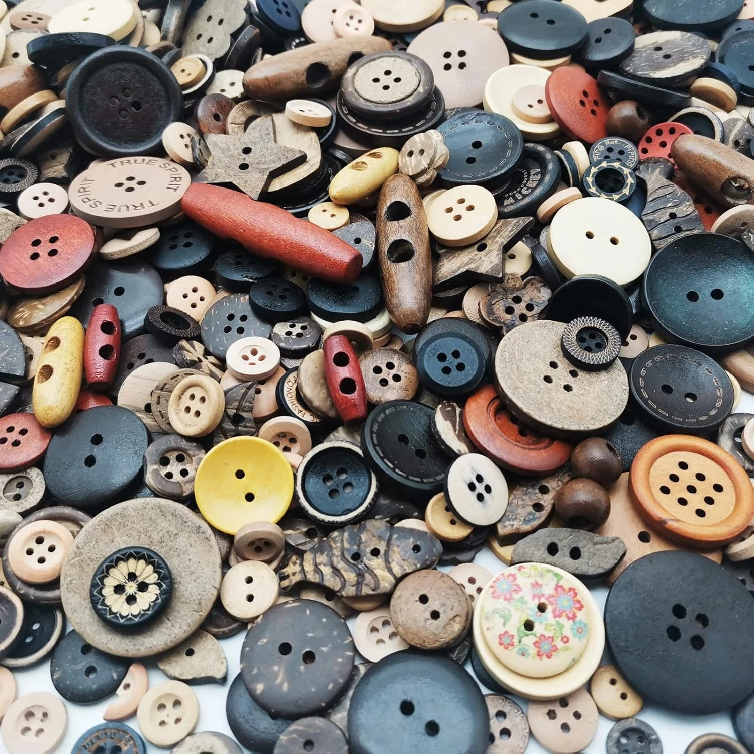 1600Pcs Assorted Sizes Wooden Buttons for Crafts Bulk Mixed Coconut Shell