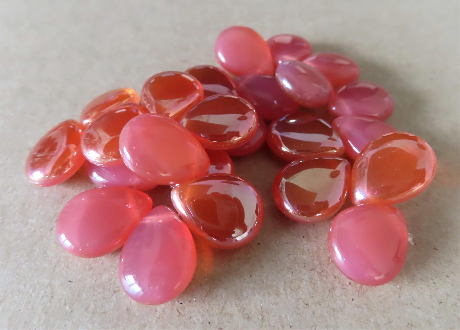 6 12 x 16 mm Pear Shaped Drops : Milky Pink – Celsian