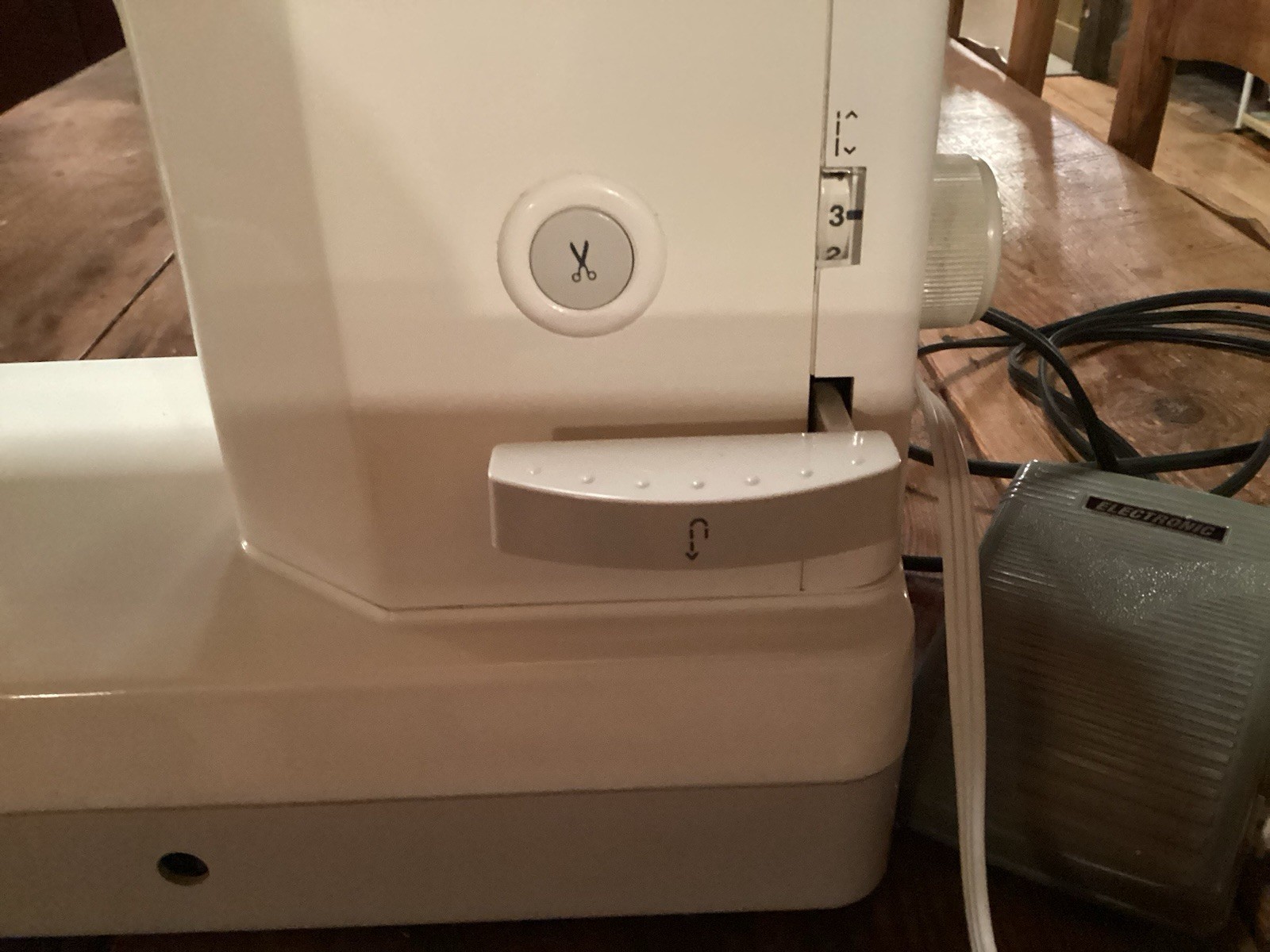 Pfaff Hobby 1200 GrandQuilter High-Speed Sewing Machine. Tested See Description