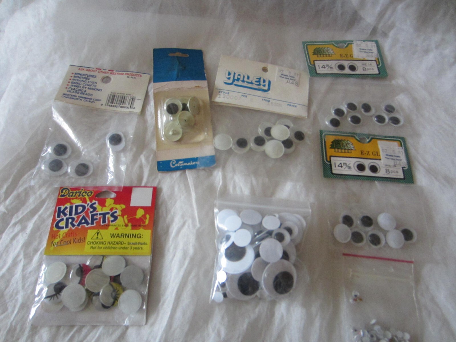 8 Bags Crafts Mixed Lot Various Sizes Moving Googly Eyes Vintage