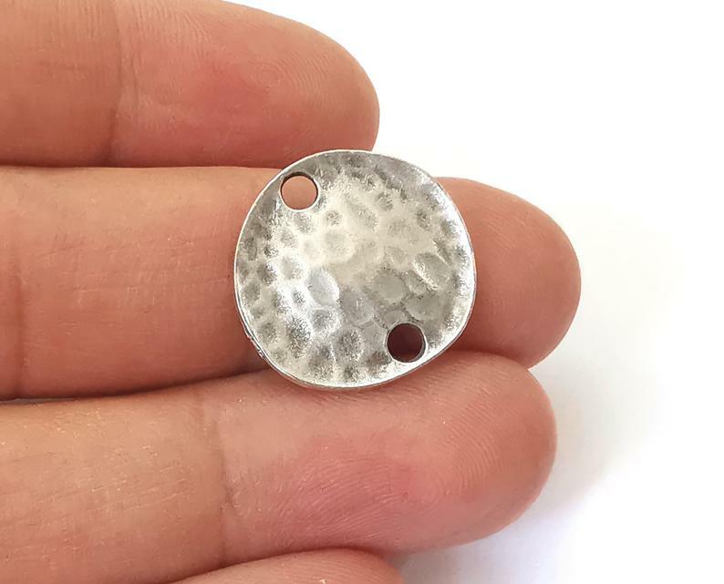4 Hammered circle charms Antique silver plated connector jewelry Parts G25365