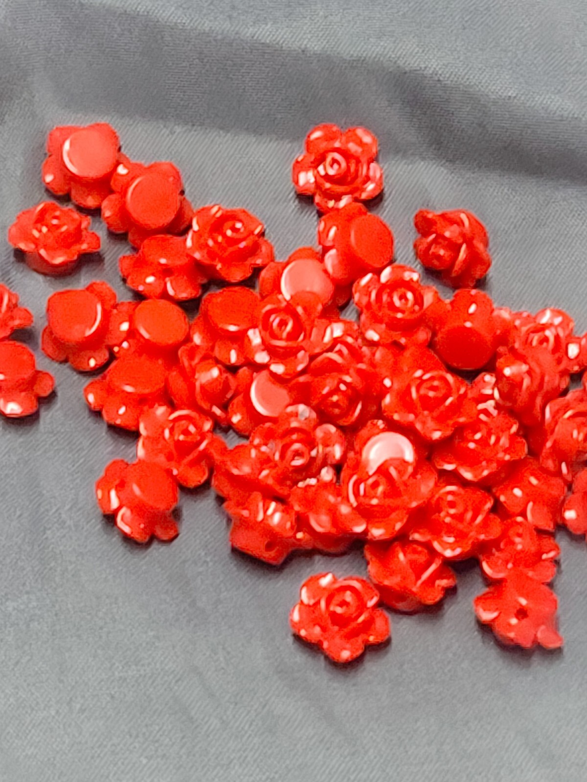 50 X Rose Shaped Beads Flower Floral Jewelry Diy Spacers Bead Craft Supplies