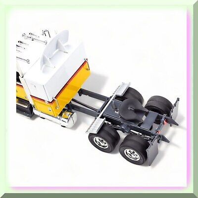 1:32 Scale Model Truck Kit to Build